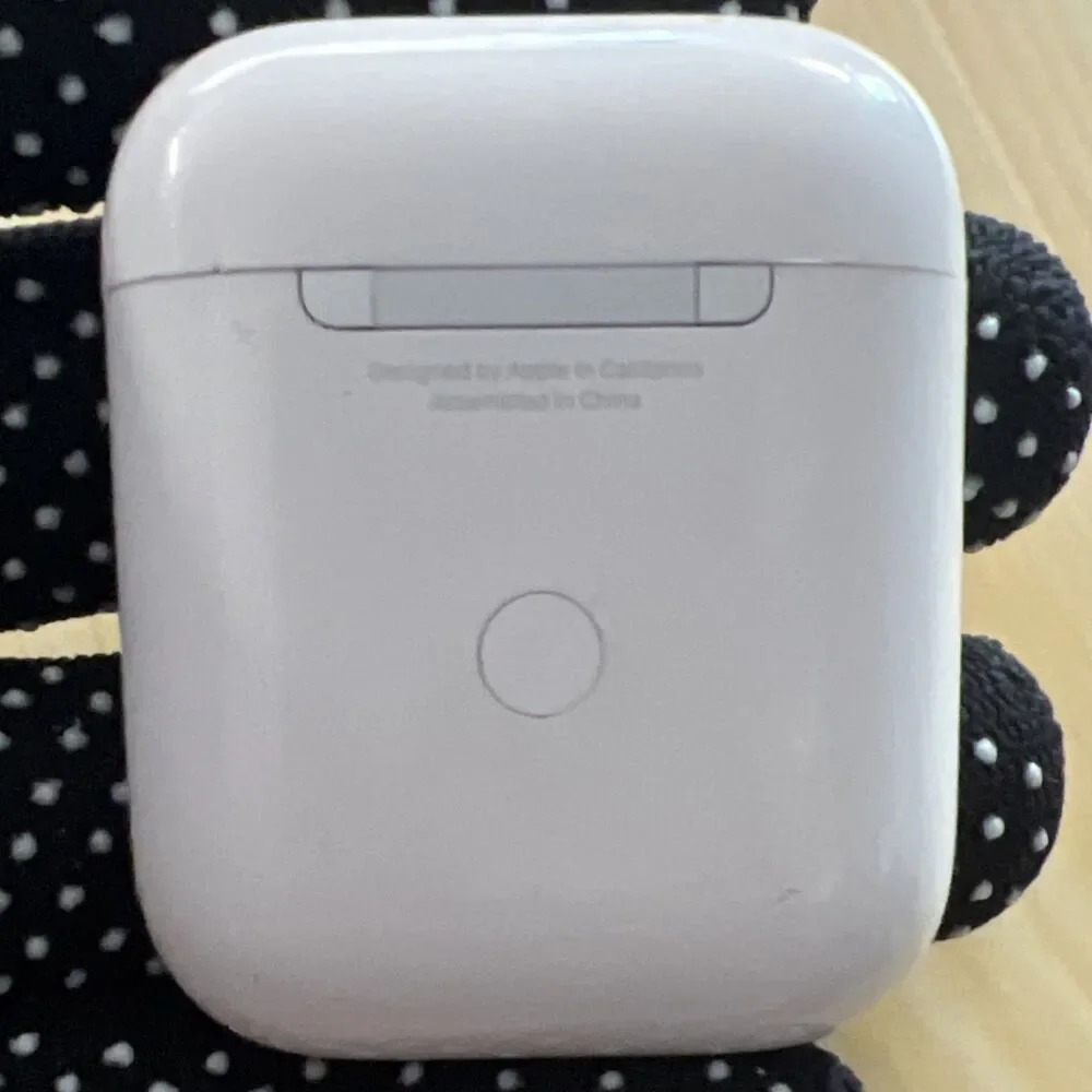 Apple AirPods Wireless Bluetooth In-Ear Earbud A1938 White Built-In Mic Case